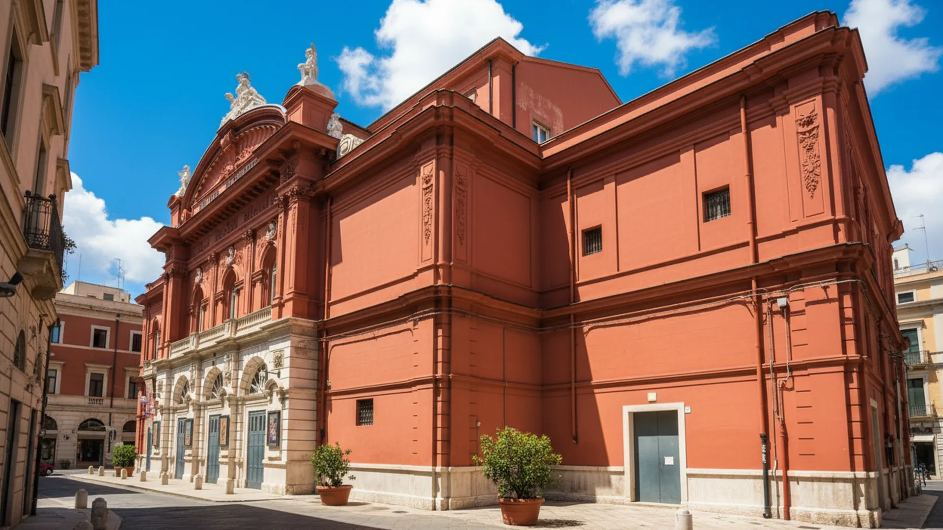 Teatro Petruzzelli — Bari (Puglia)